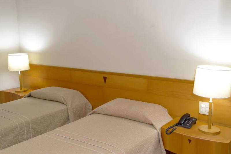 Hotel Canada - image 27