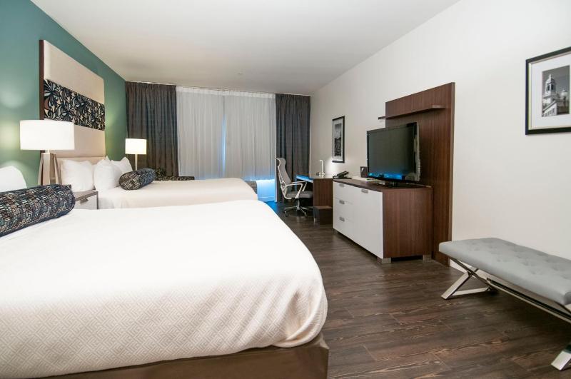 Standard Queen Room with Two Queen Beds image 2