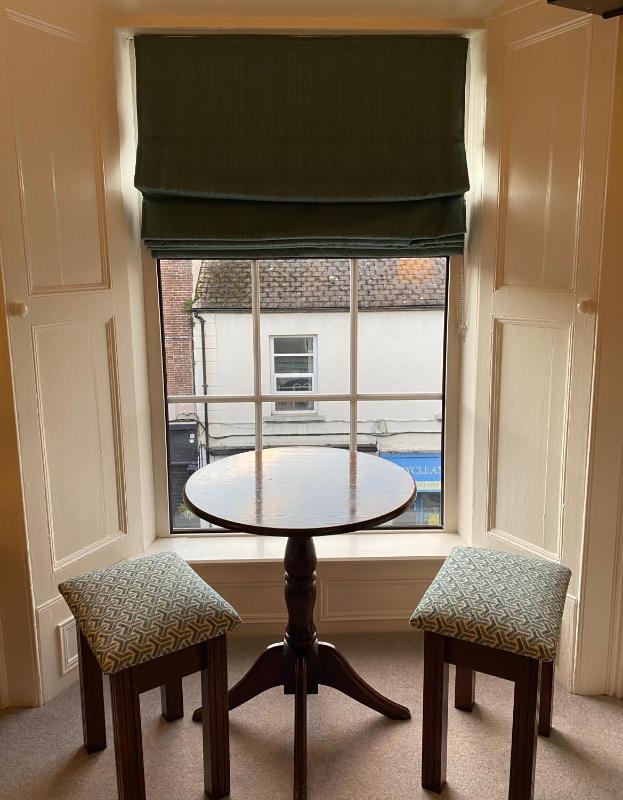 Superior King Room image 3