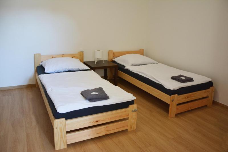 Twin Room image 4
