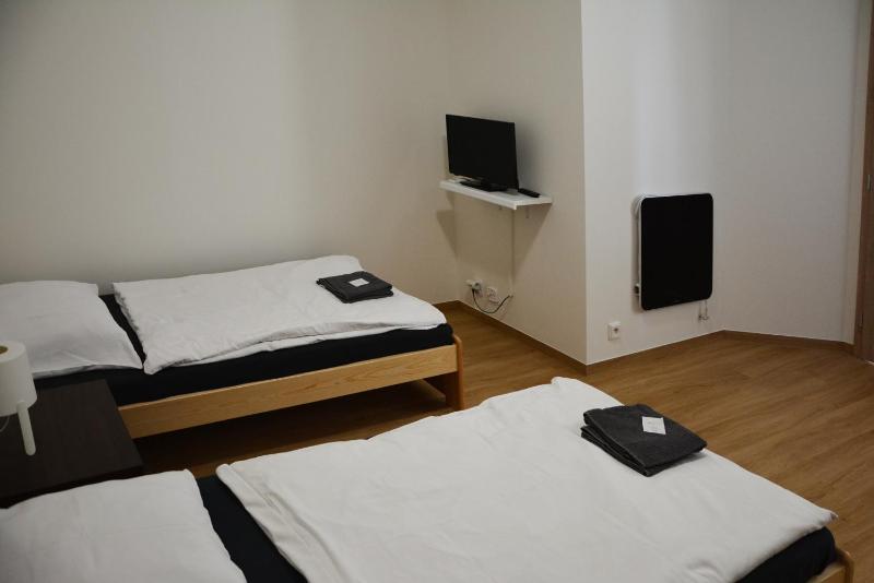 Twin Room image 1