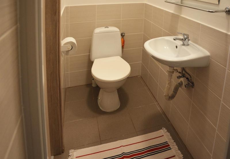 Twin Room image 4
