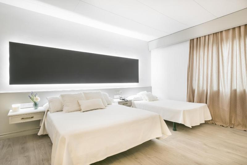 Triple Room image 3
