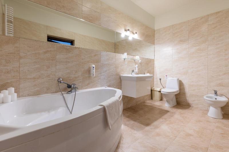 Deluxe Double Room with Bath image 1