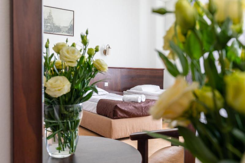 Deluxe Double or Twin Room image 1