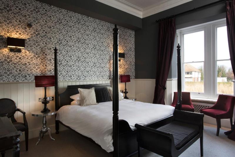 Double Room with River View image 4