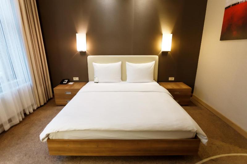 Standard Double Room image 2