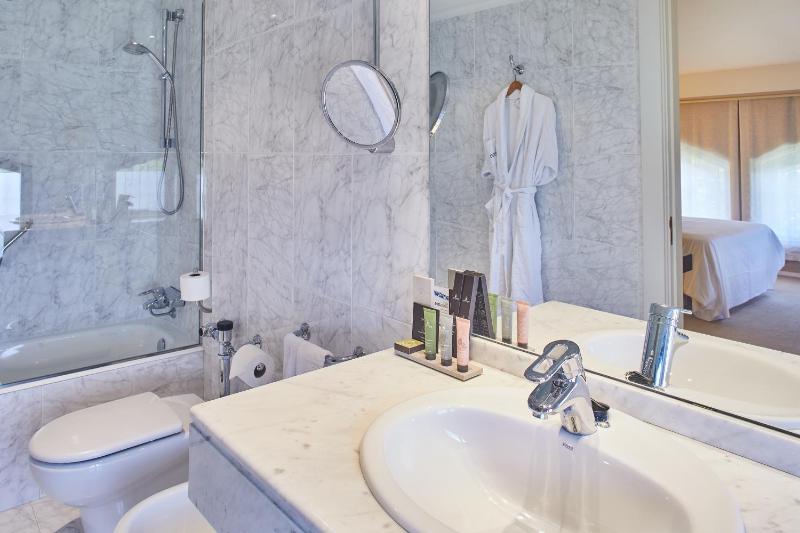 Superior Double Room with View image 2