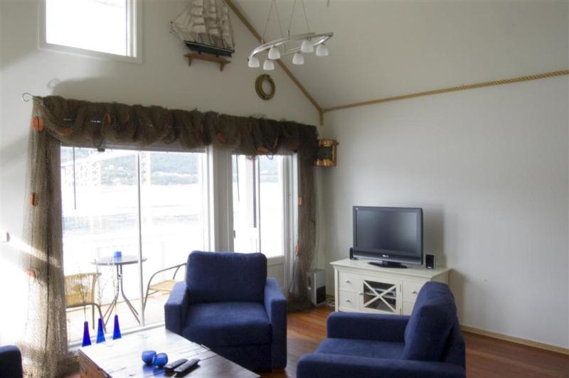 Two-Bedroom House image 4