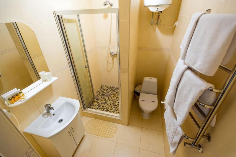 Small Double Room image 2