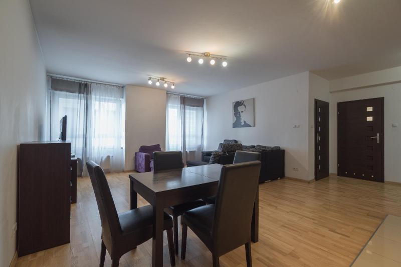 One-Bedroom Apartment image 2