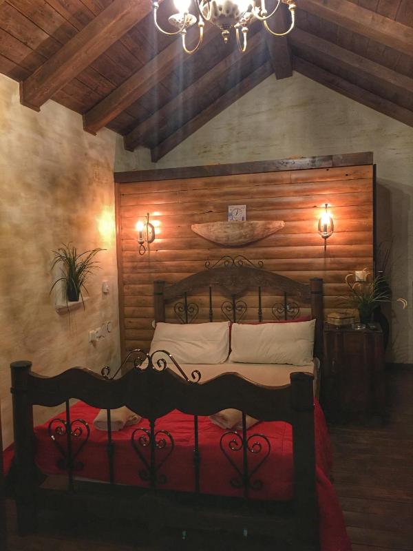 Large Double Room image 3