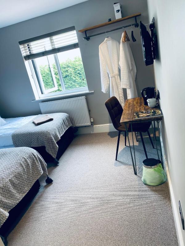 Double or Twin Room with Private Bathroom image 2