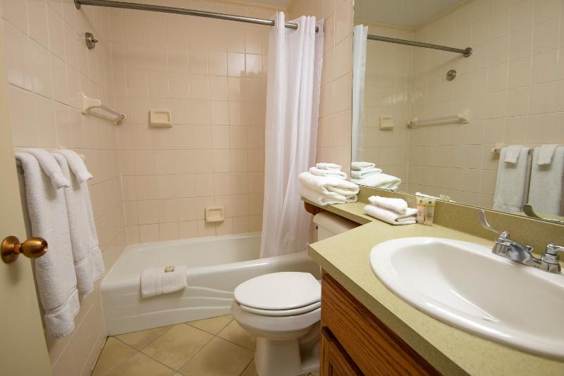 1 Bedroom Cottage Marina Road  image 2