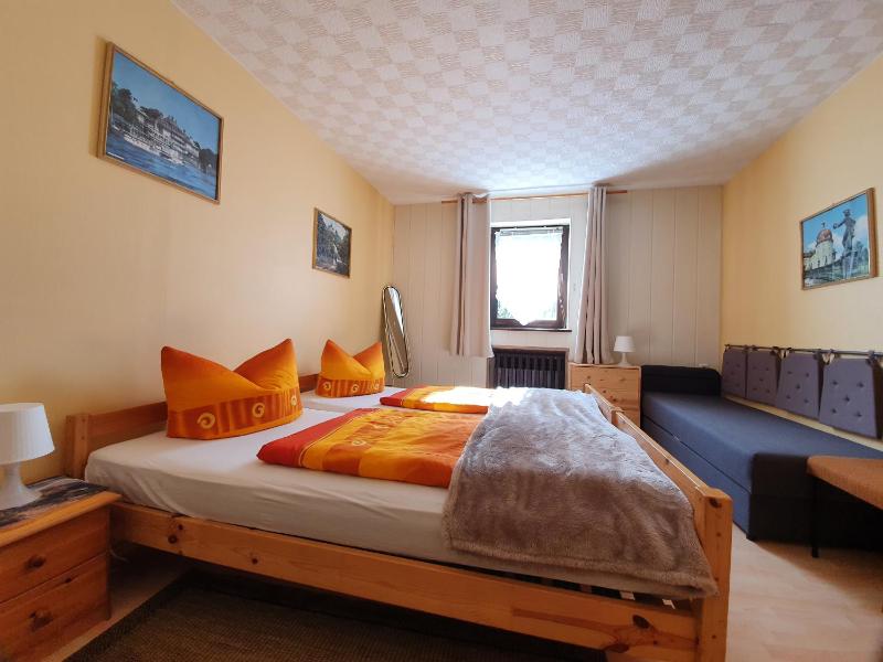 Standard Family Room image 4