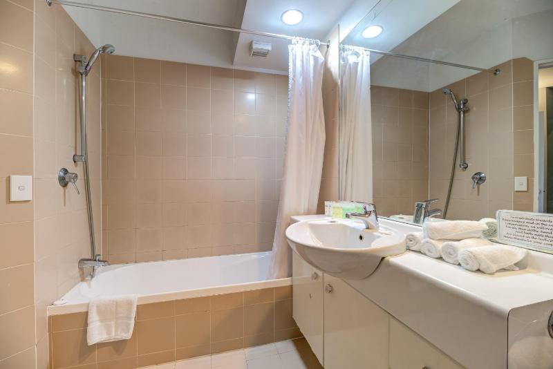 Lakefront Apartments18 LAKE ESPLANADE ROAD - image 32