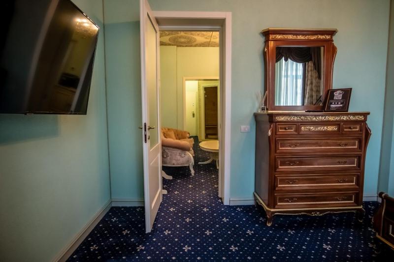 JMR Royal -Luxury Rooms & Private Sauna - image 24