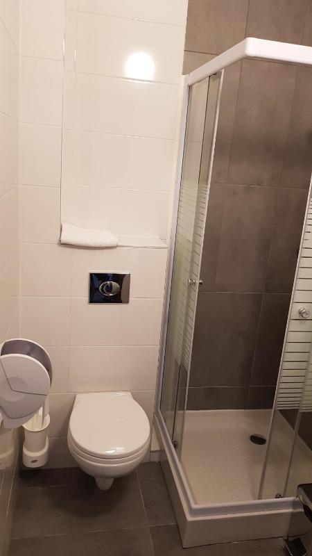 Double Room image 3