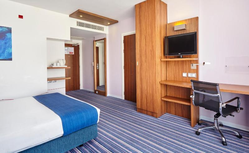 Standard Double Room - Disability Access image 1