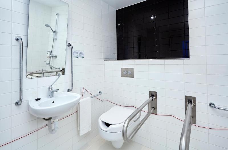Standard Double Room - Disability Access image 2