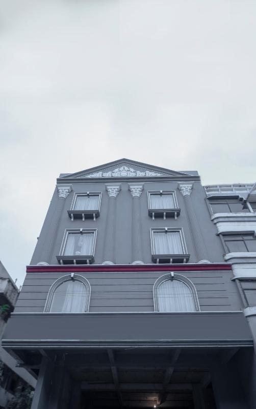 HOTEL SIGNATURE INN - image 1