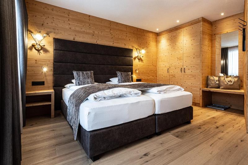 Classic Double or Twin Room image 2