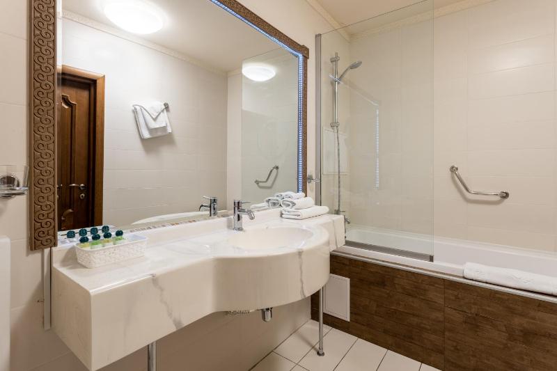 Economy Room without Window Double or Twin image 2