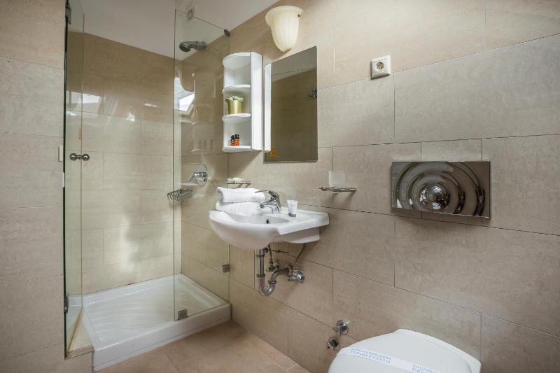 Loft Suite - 109 image 4