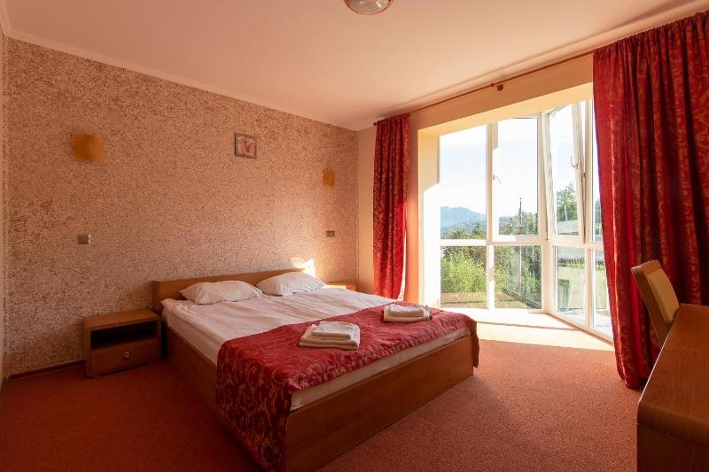 Double Room with Mountain View image 1