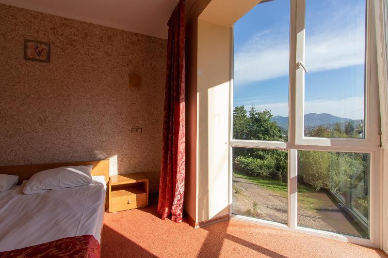 Double Room with Mountain View image 3