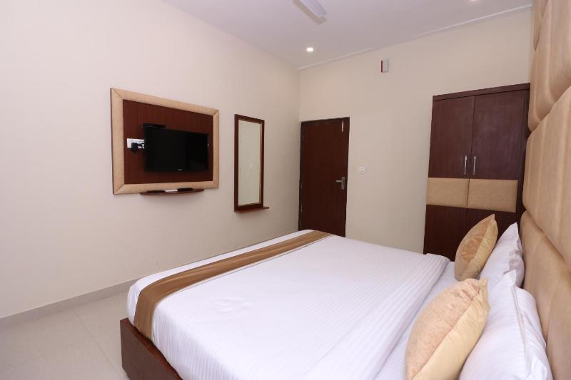 HOTEL DEV GANGA - image 12