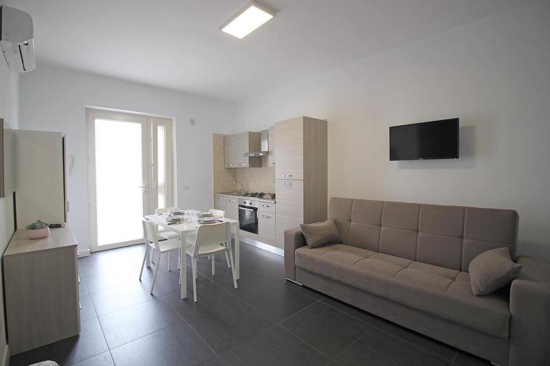 One-Bedroom Apartment image 2