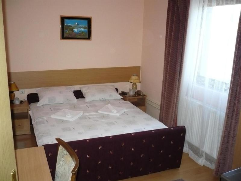 Single Room image 2