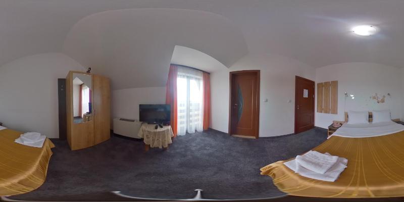 Double Room with Private Bathroom image 3