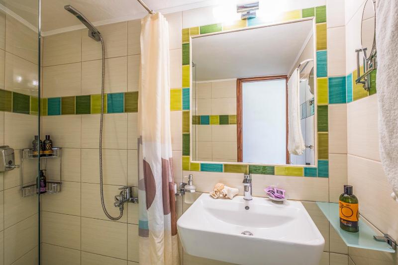 Superior Triple Room image 2