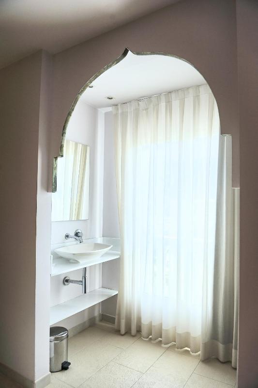 Superior Double Room with City View image 4