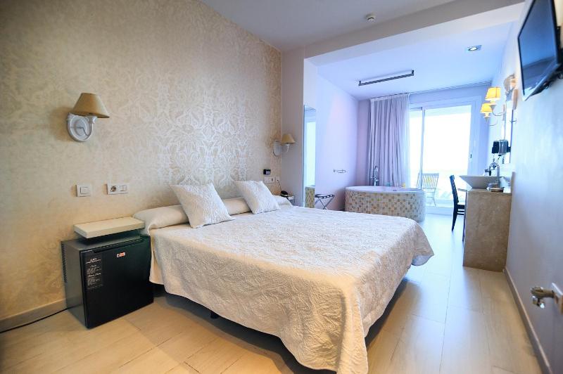 Junior Suite with Sea View image 4