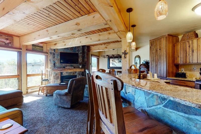 Apartment with Mountain View image 3