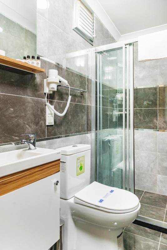 Gloria Suites Old City - image 10
