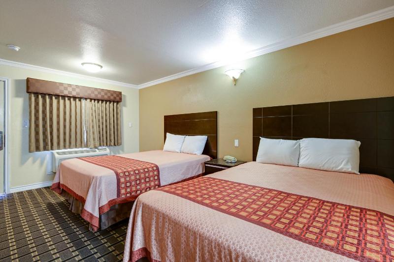 Superior Deluxe Double or Twin Room  image 2