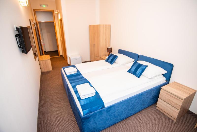 Single Room image 3