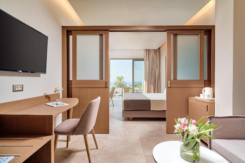 Junior Suite with Sea View image 1