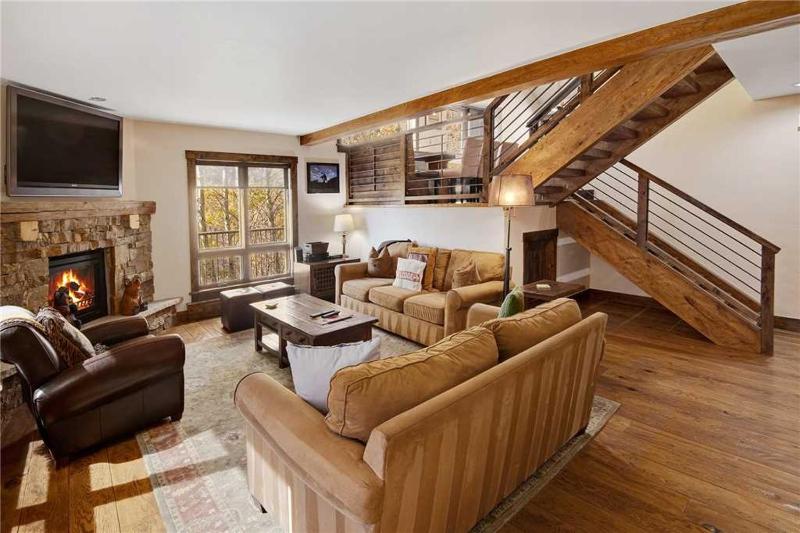 Four-Bedroom Townhouse image 2
