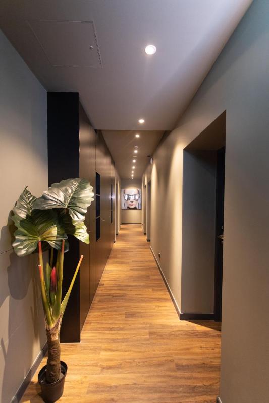 Munich Rooms Hotel - image 8