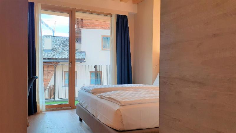 Double or Twin Room image 3