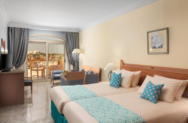 Superior Double or Twin Room with Pool View