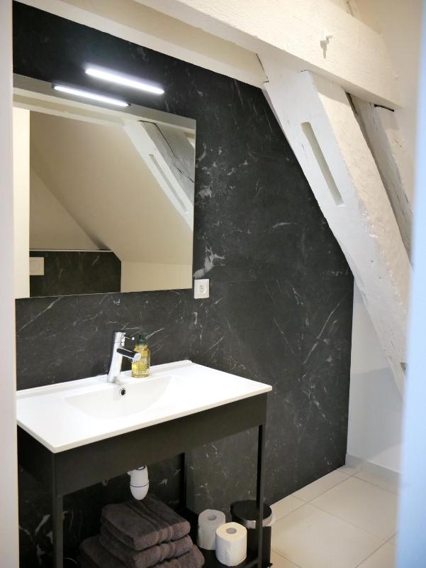 Deluxe Triple Room image 3