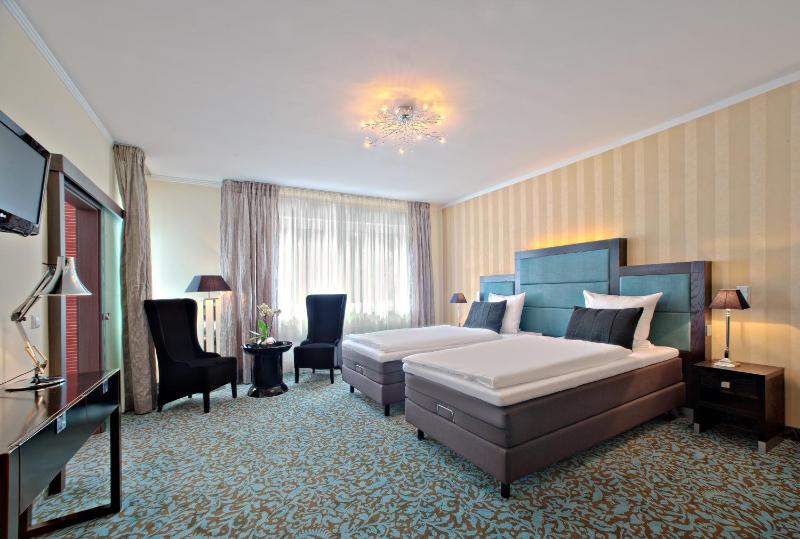 Superior Double Room image 3