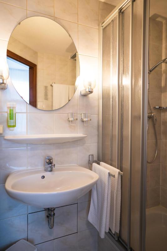Standard Triple Room image 3