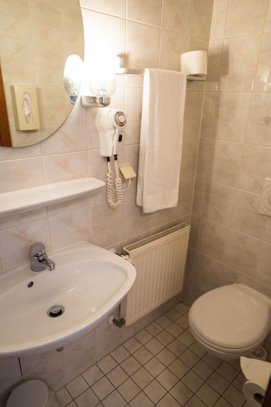 Small Double Room image 2